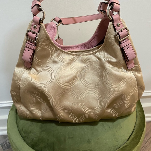 COACH Madison Op Art Maggie Shoulder Bag. In great condition! - Picture 5 of 11